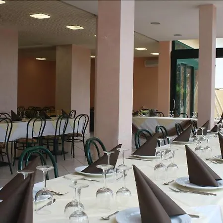 Hotel Gadames - Lunch On The Cervia