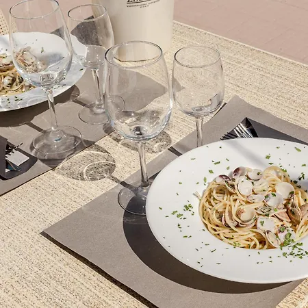 Gadames - Lunch On The Hotell