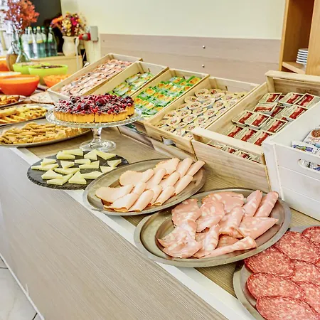 Gadames - Lunch On The 3*
